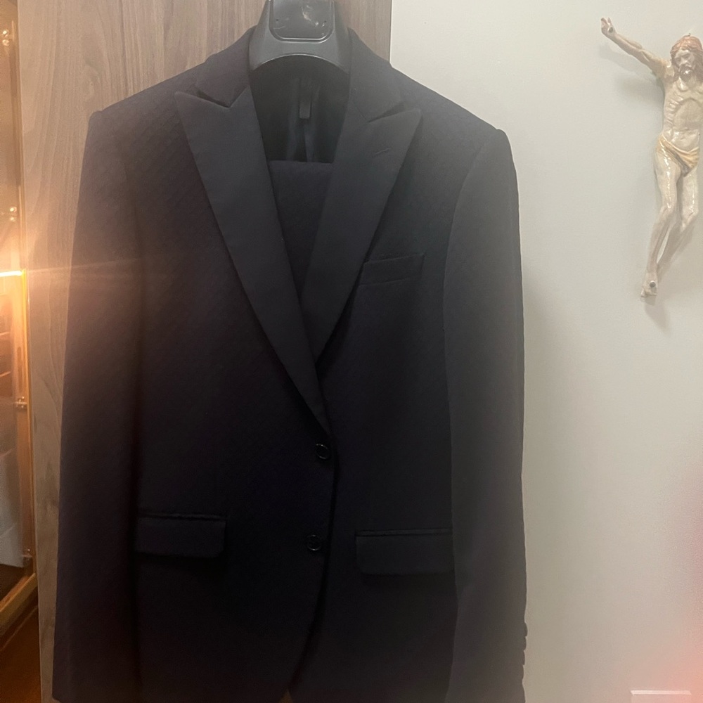 Classic Hilton Black Men's Suit